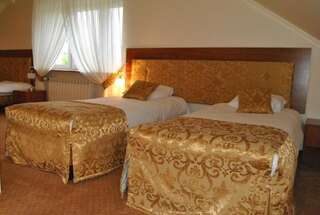 Отели типа «постель и завтрак» Villa Anna Тарнобжег Стандартный трехместный номер-2